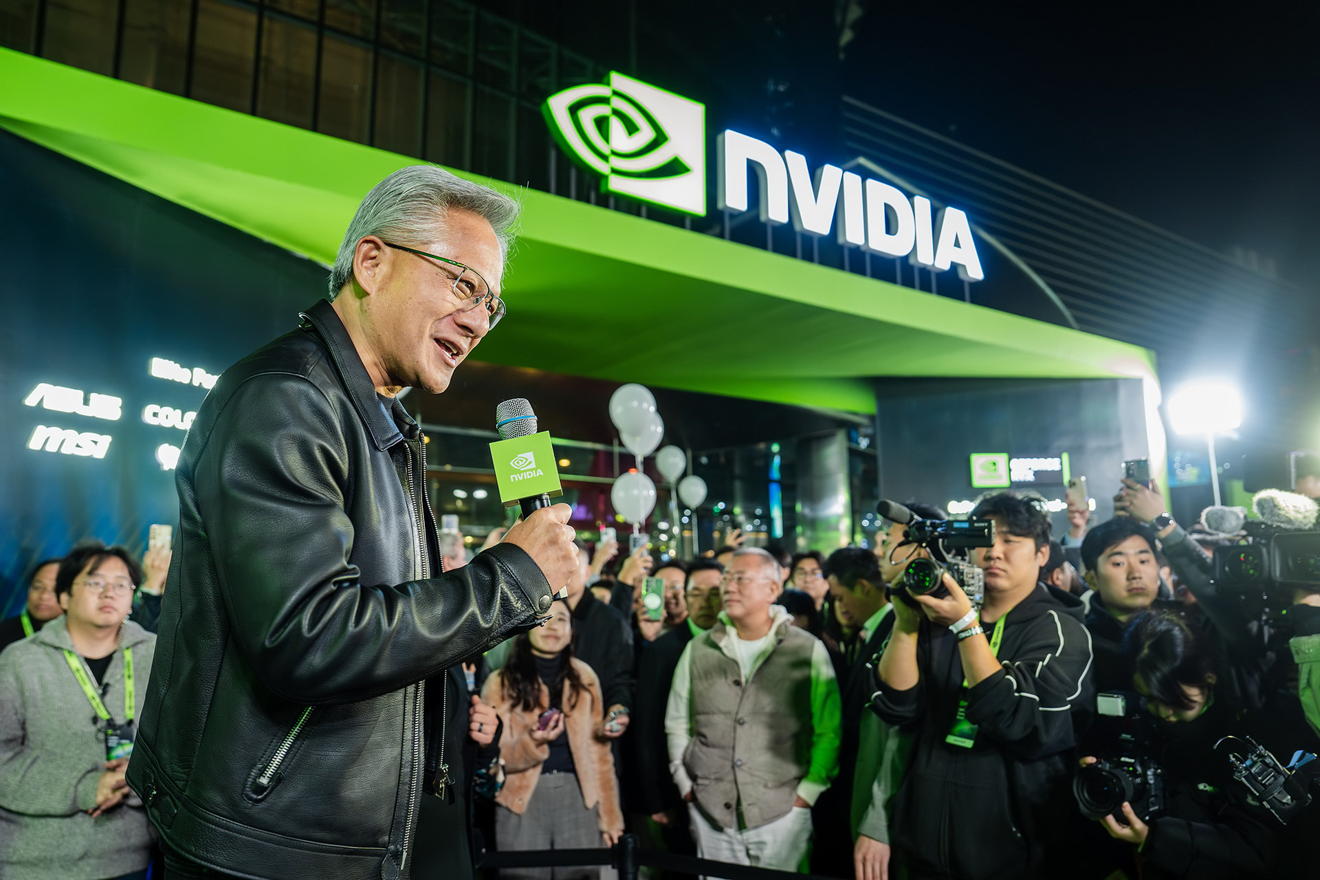 \GEFORCE \26 — image 39