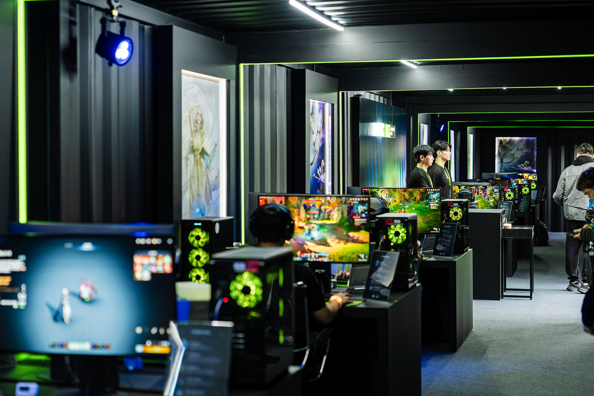 \GEFORCE \26 — image 34