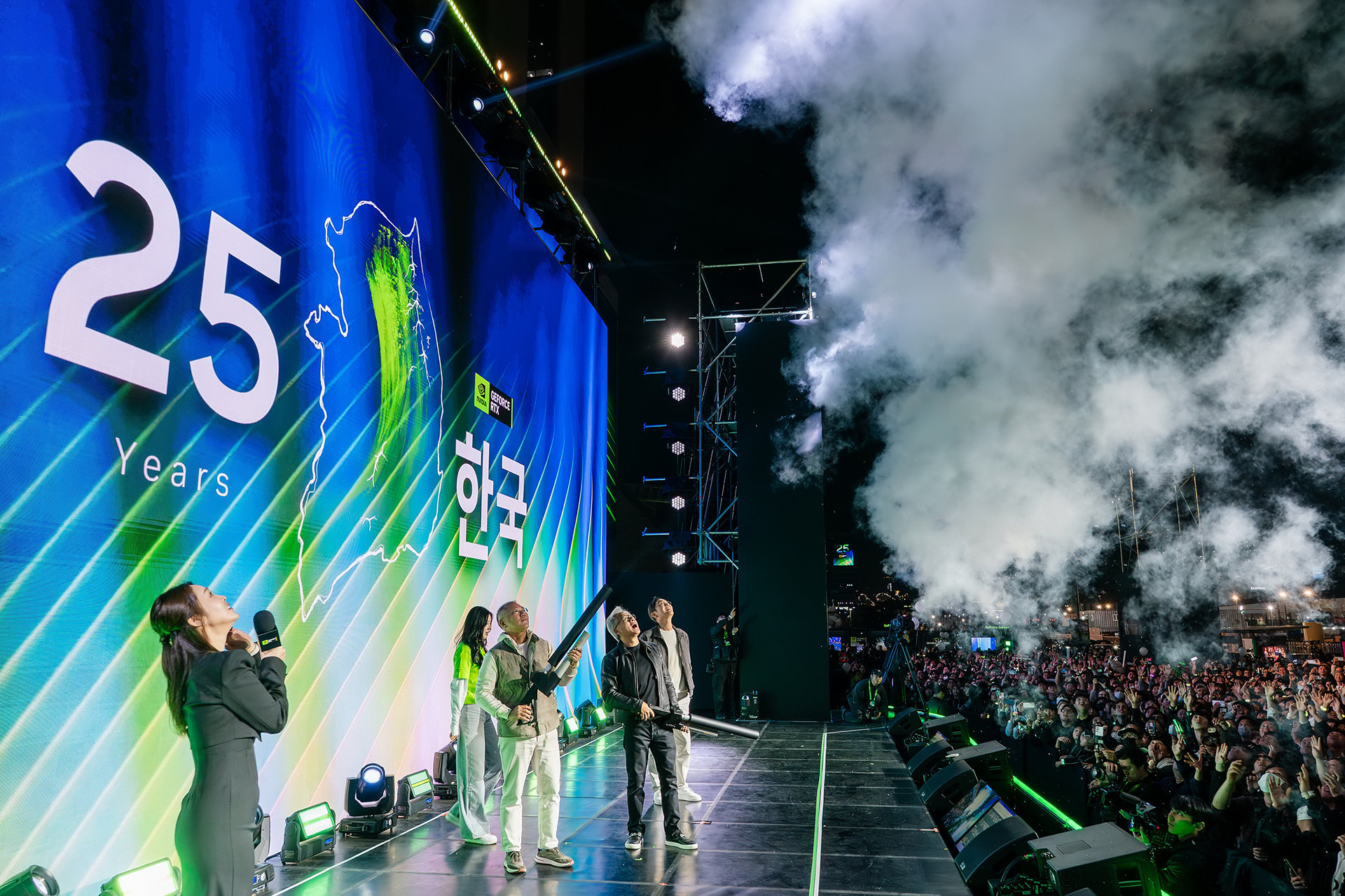 \GEFORCE \26 — image 25