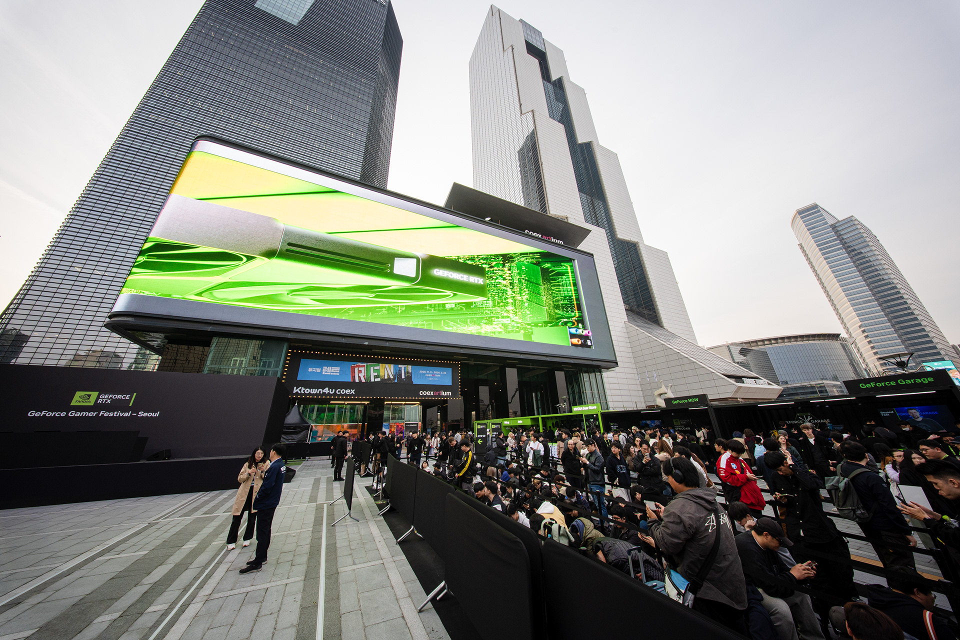 \GEFORCE \26 — image 41